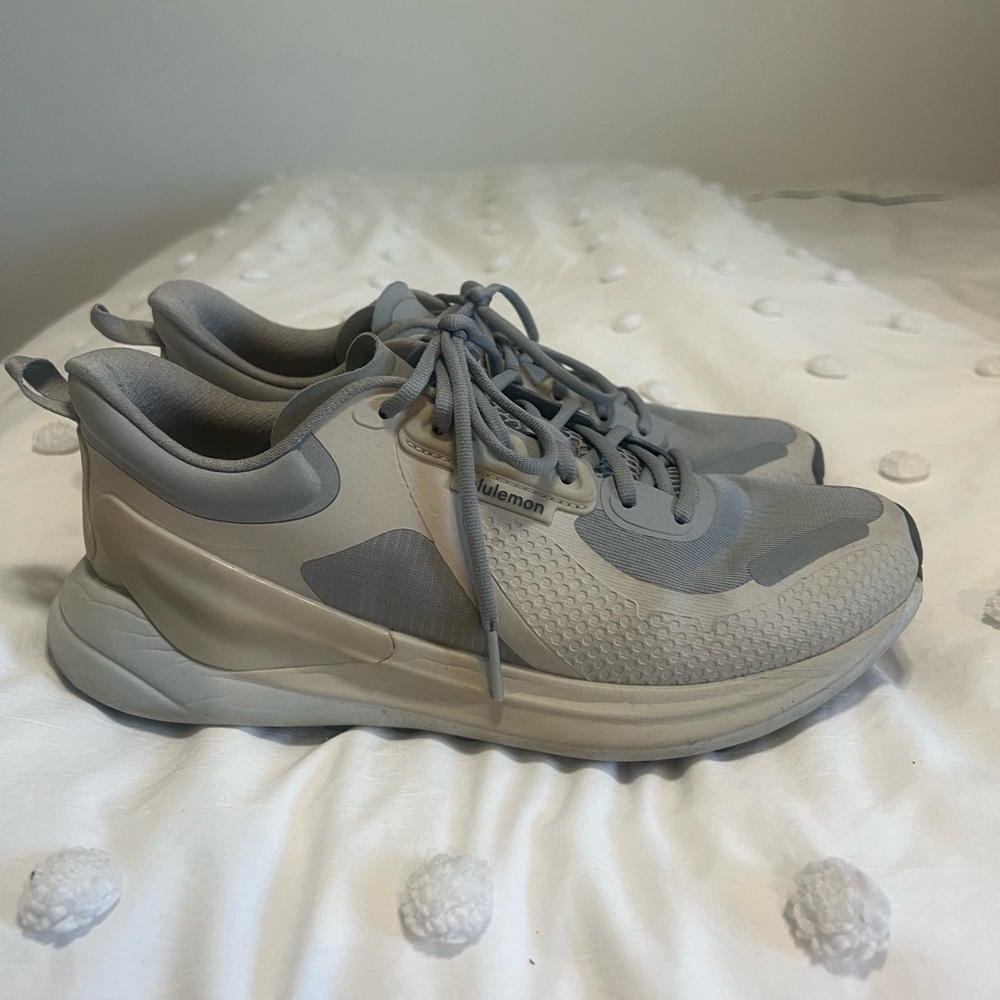 Lululemon Blissfeel running shoes